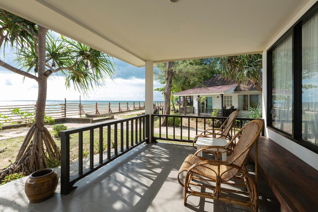 Beach Front Suite,1208987263:JPEG