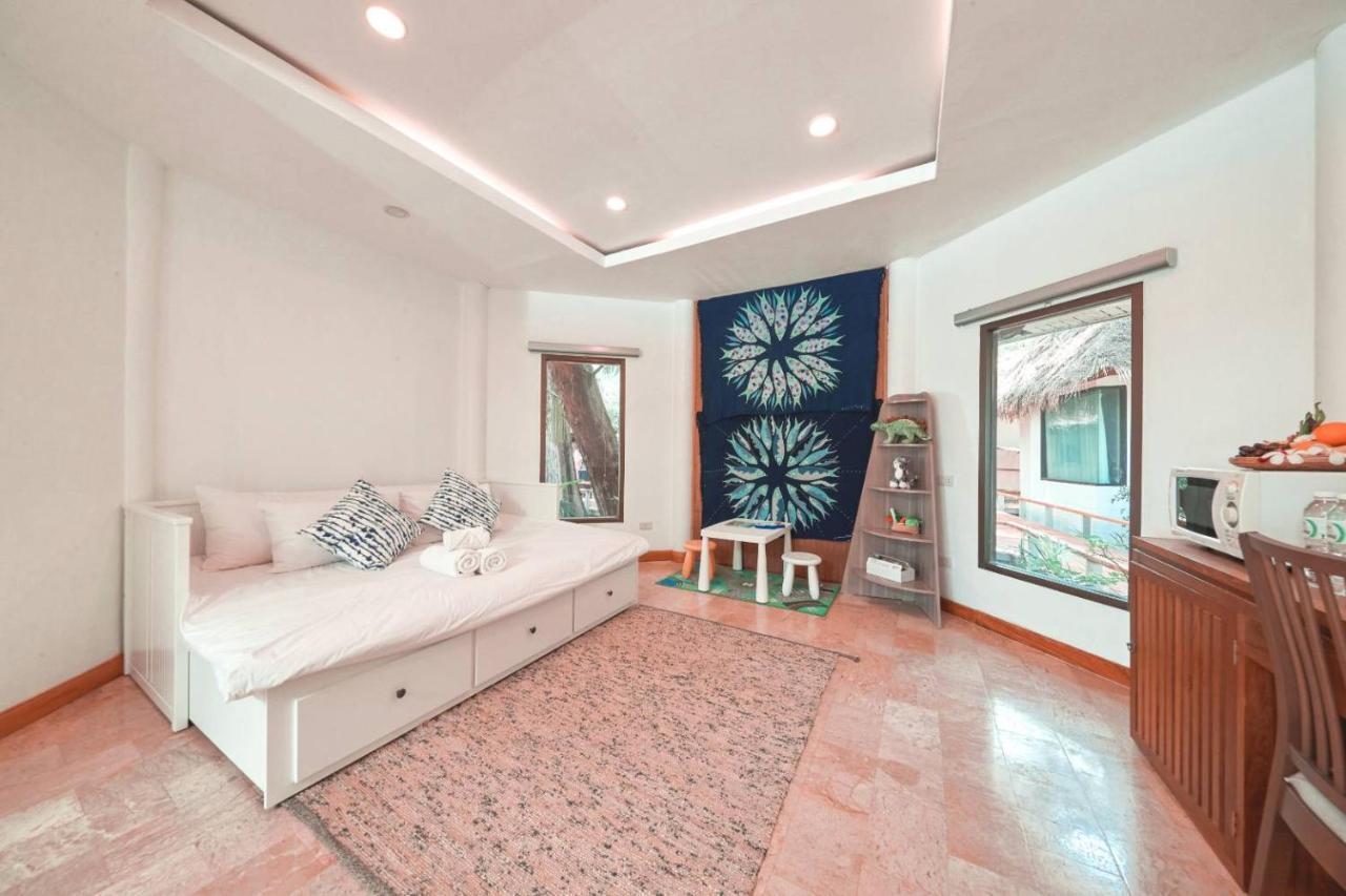 Family Room with Sea View