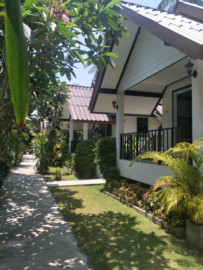 Deluxe Bungalow with Air Condition with Garden View