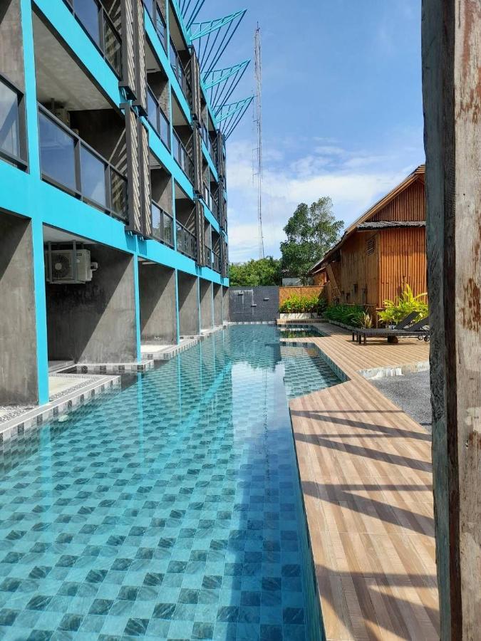 Quarto Deluxe com Acesso à Piscina