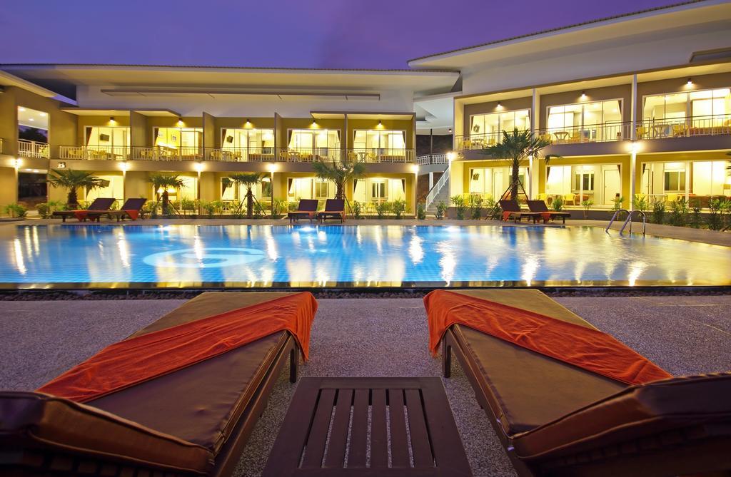 Twin Room with Pool View,151818241:JPEG