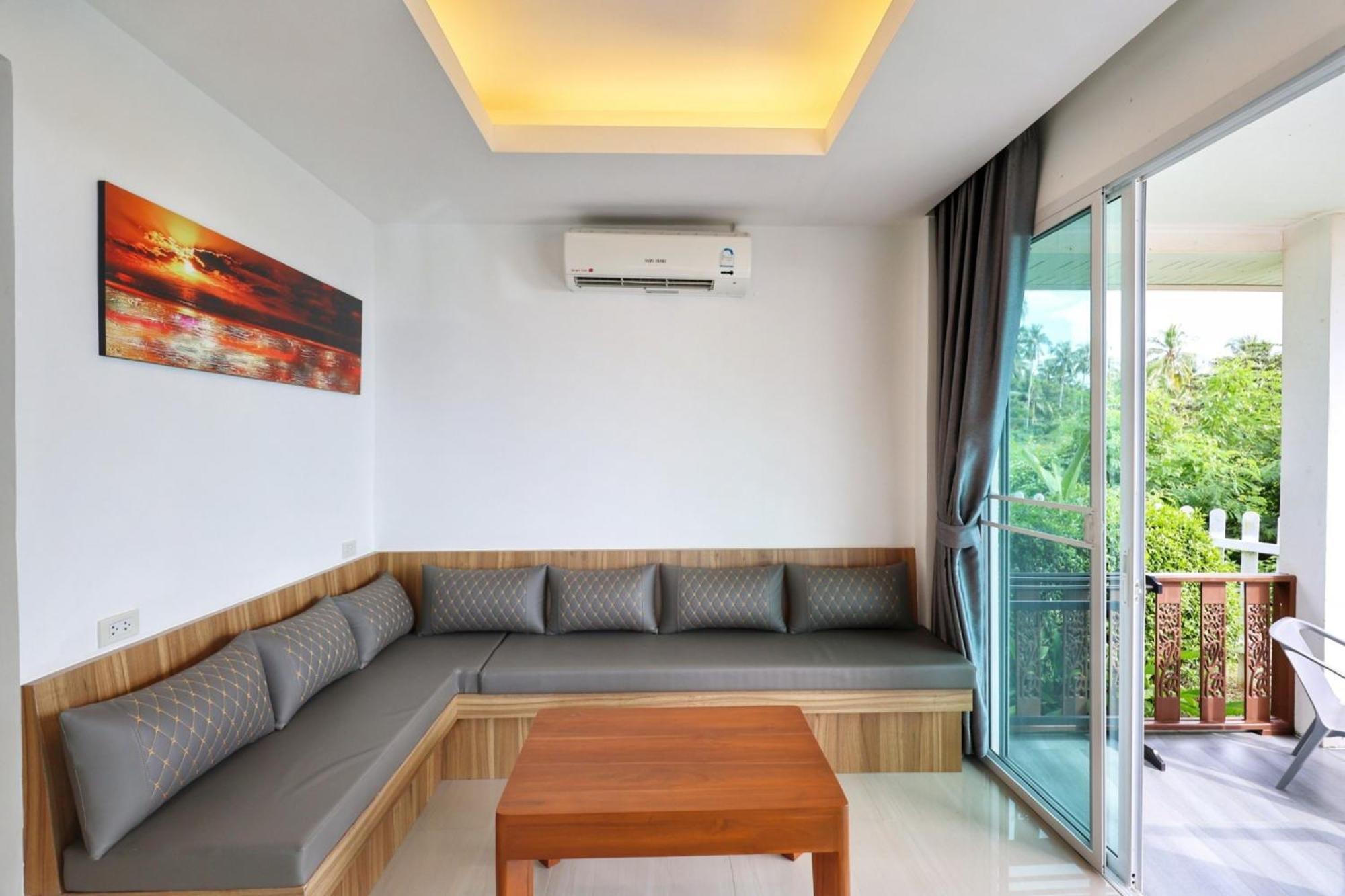 Deluxe Doppelzimmer mit Strand- und Poolblick
