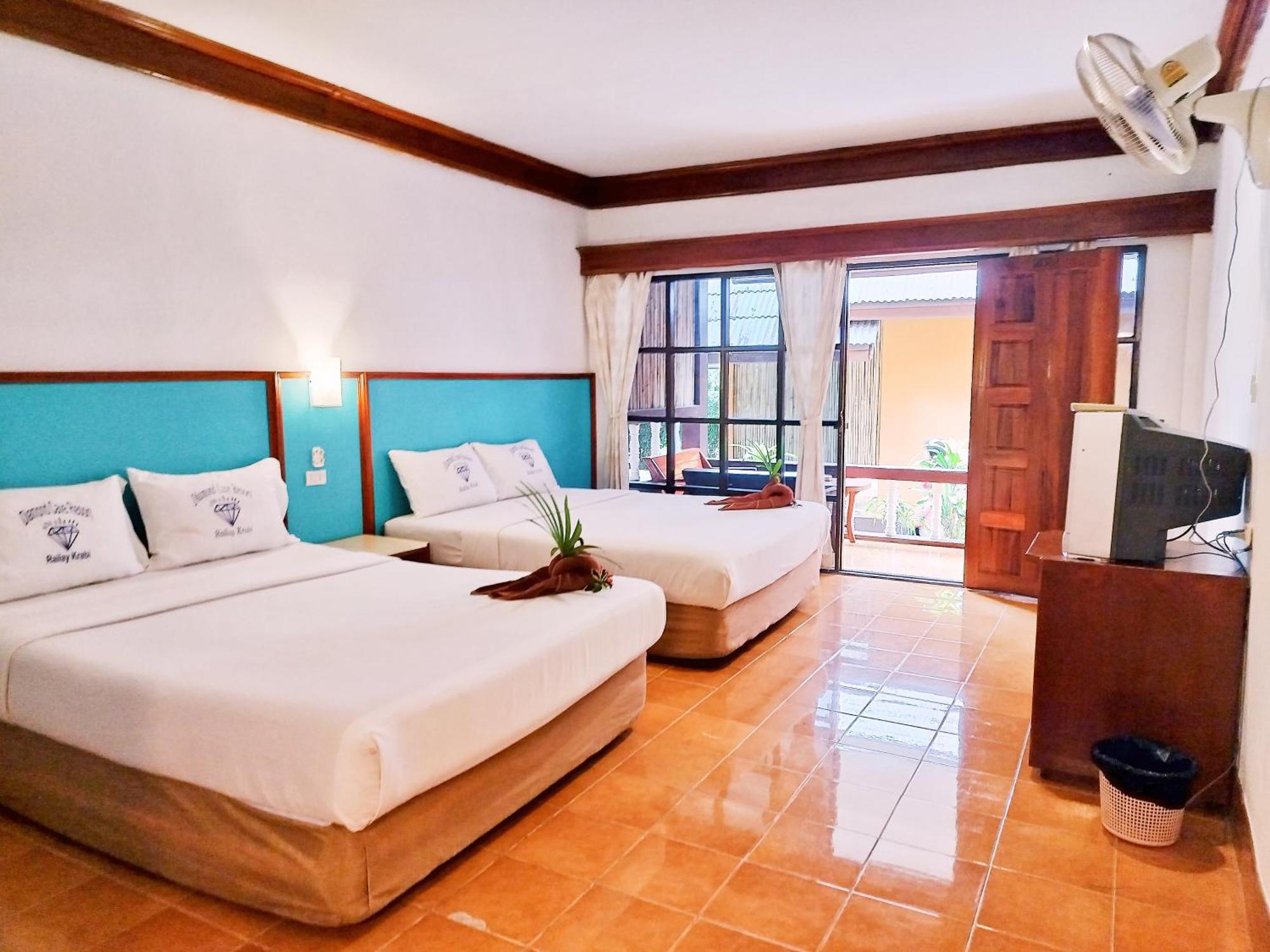 Bungalow (4 Adults)