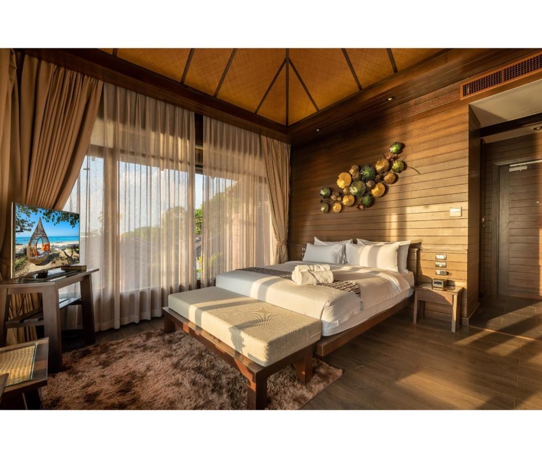 Maisonette-Villa mit 2 Schlafzimmern, Wohnbereich, Whirlpool und Pool - Meerseite