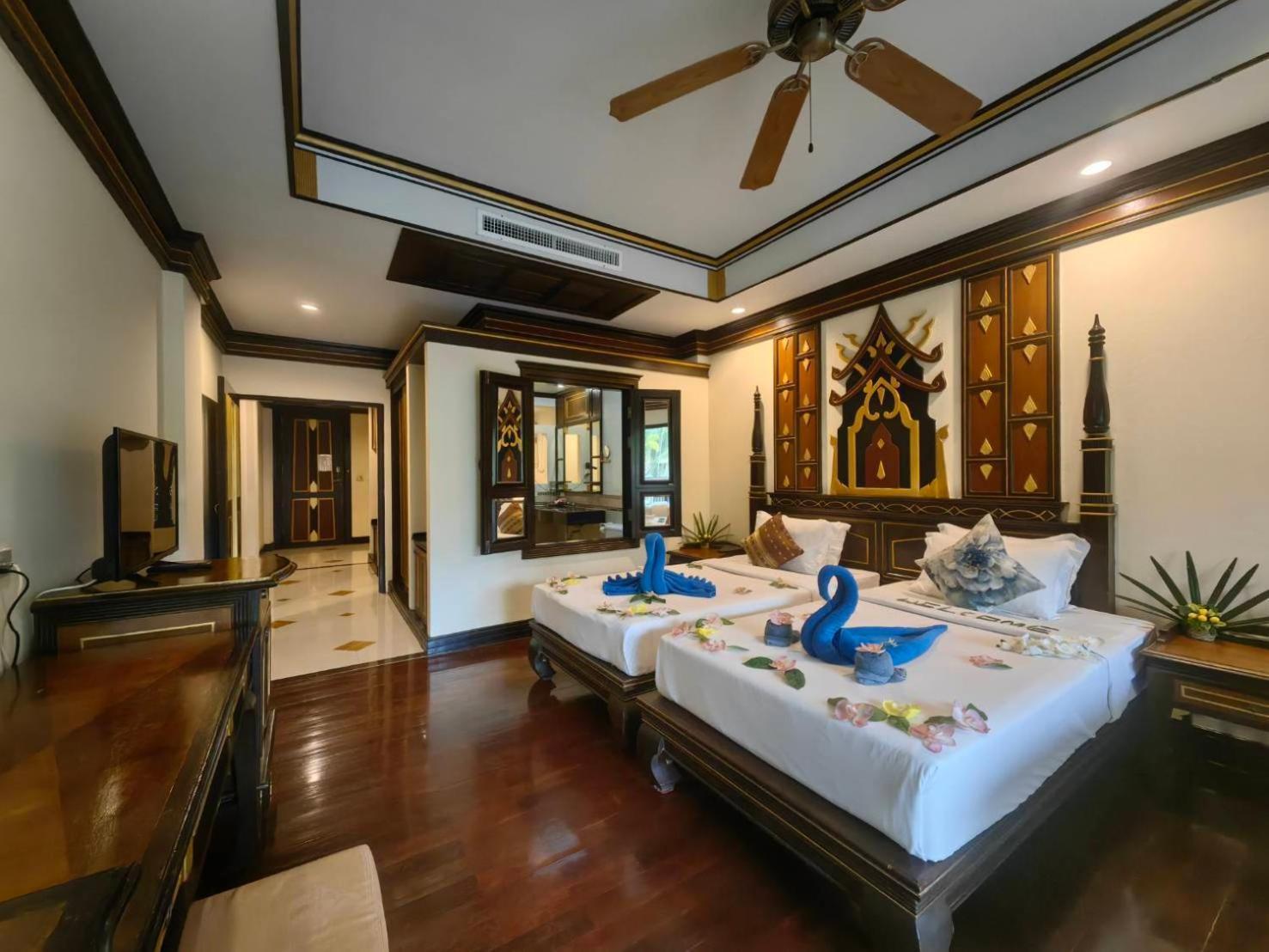 Suite with Pool View