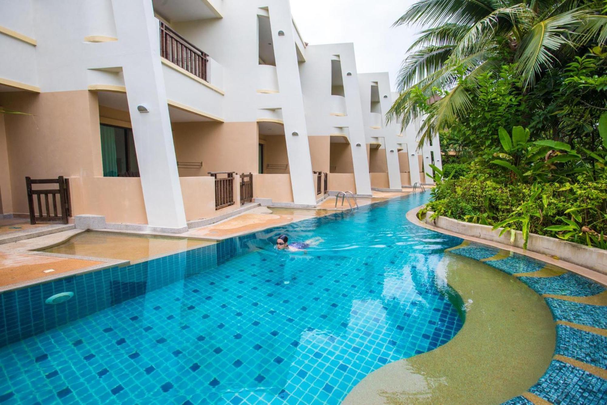 Deluxe Double or Twin Room Pool Access