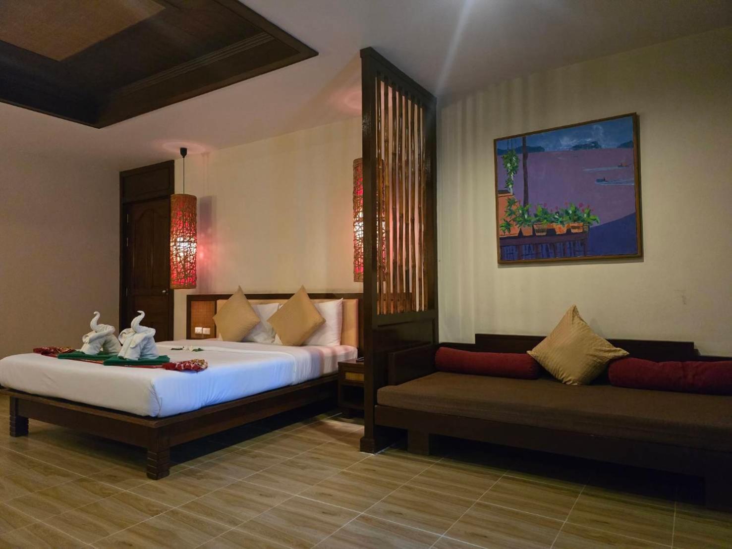 Deluxe Double or Twin Room Pool Access