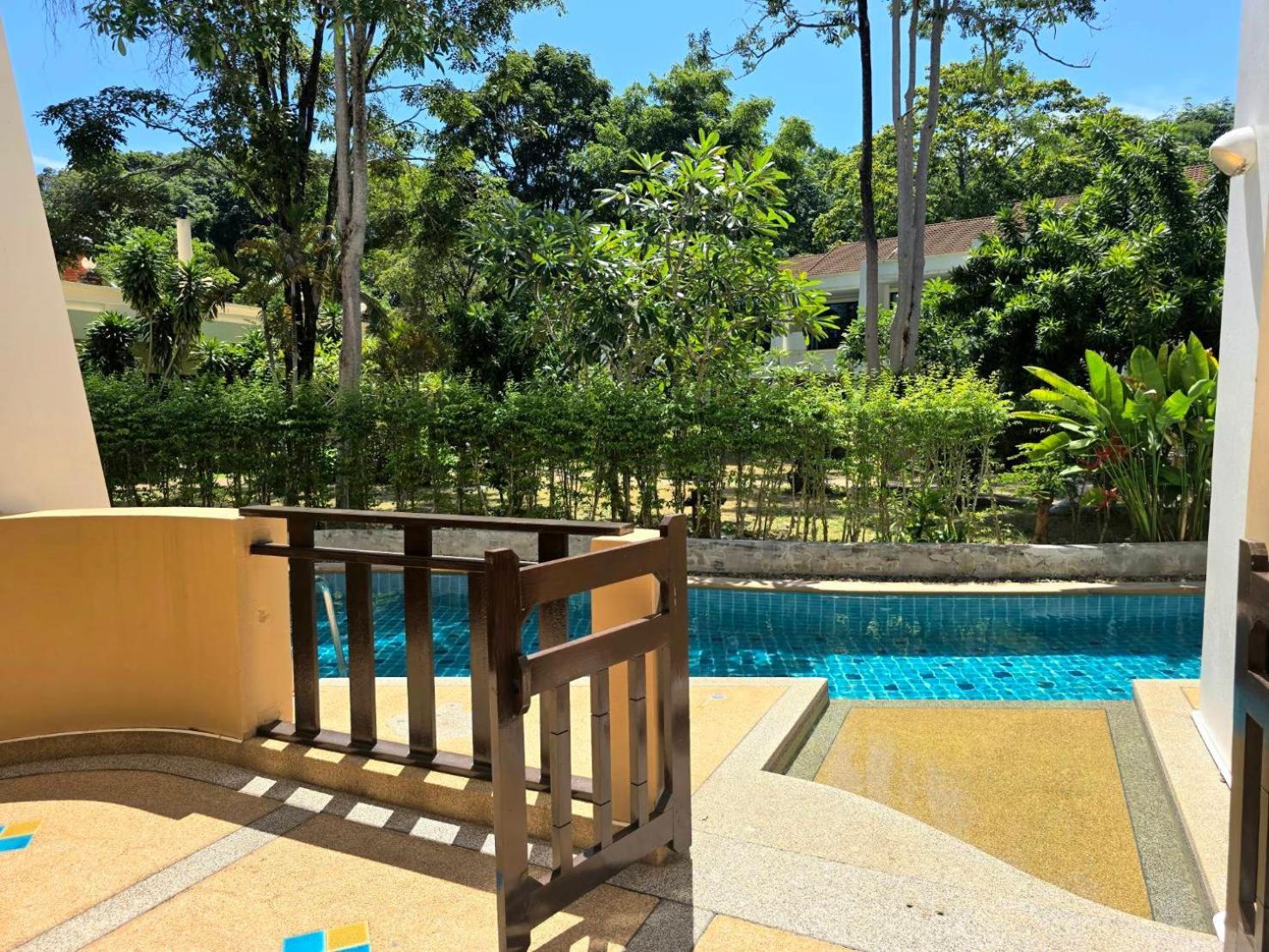Deluxe Double or Twin Room Pool Access