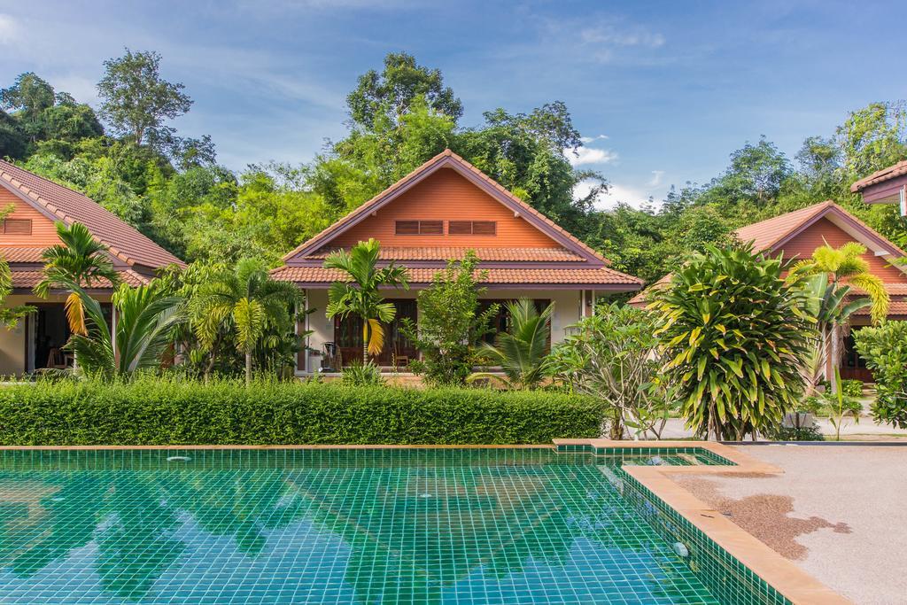 Villa mit 1 Schlafzimmer und Blick auf den Pool