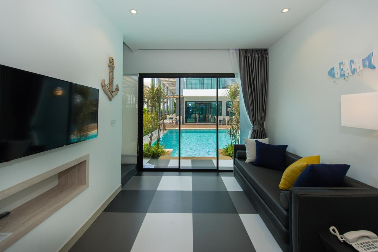 Quarto Duplex com Acesso à Piscina