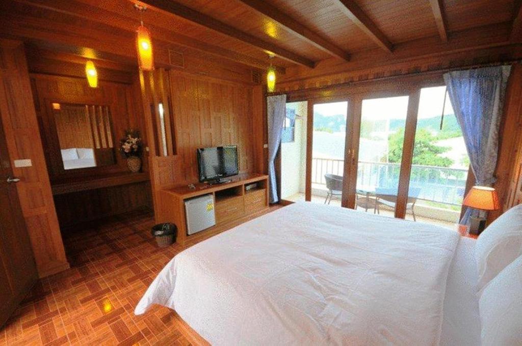 Grand Deluxe with Pool Access Room