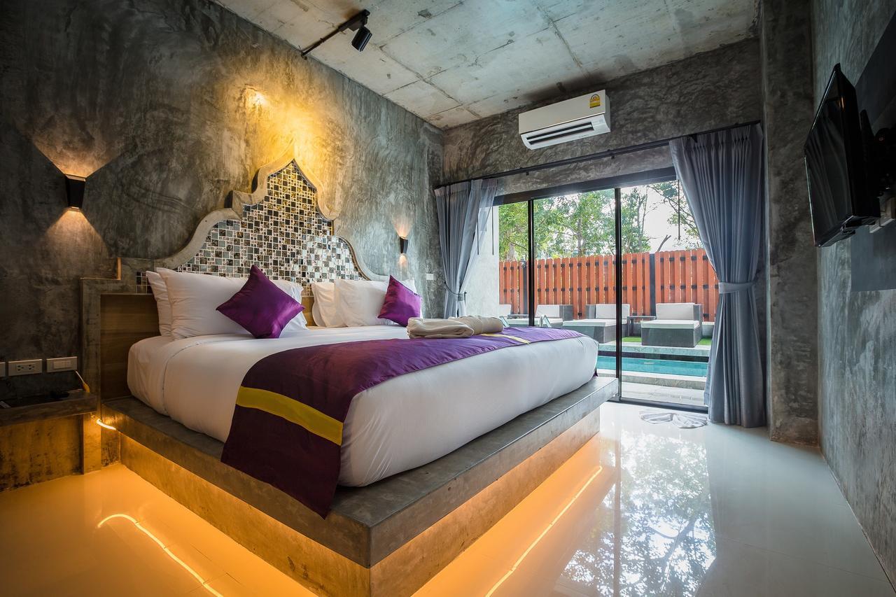 Quarto com Cama de Casal ou 2 de Solteiro com Vista da Piscina