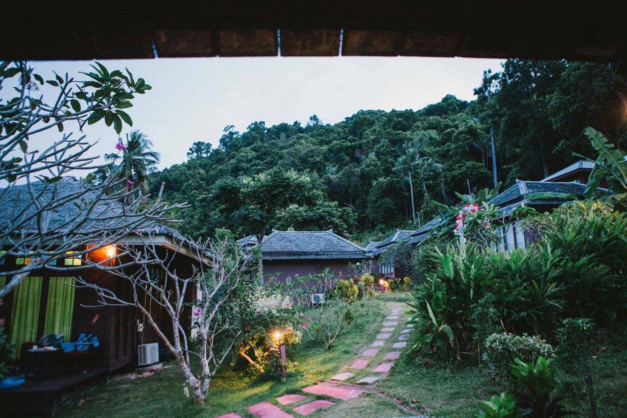 Bungalow Garden View