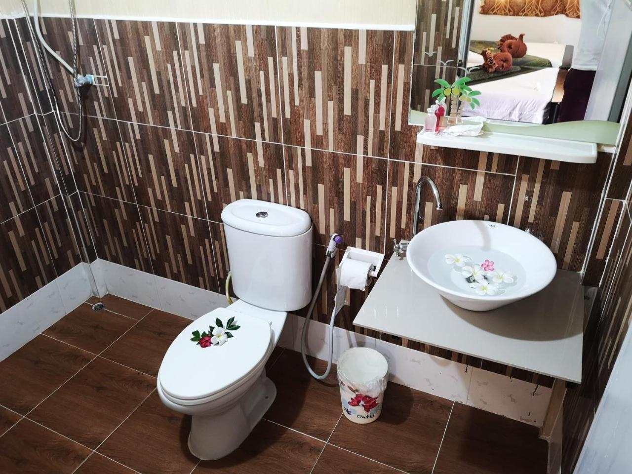 Luxury Bungalow with Terrace,728279761:JPEG