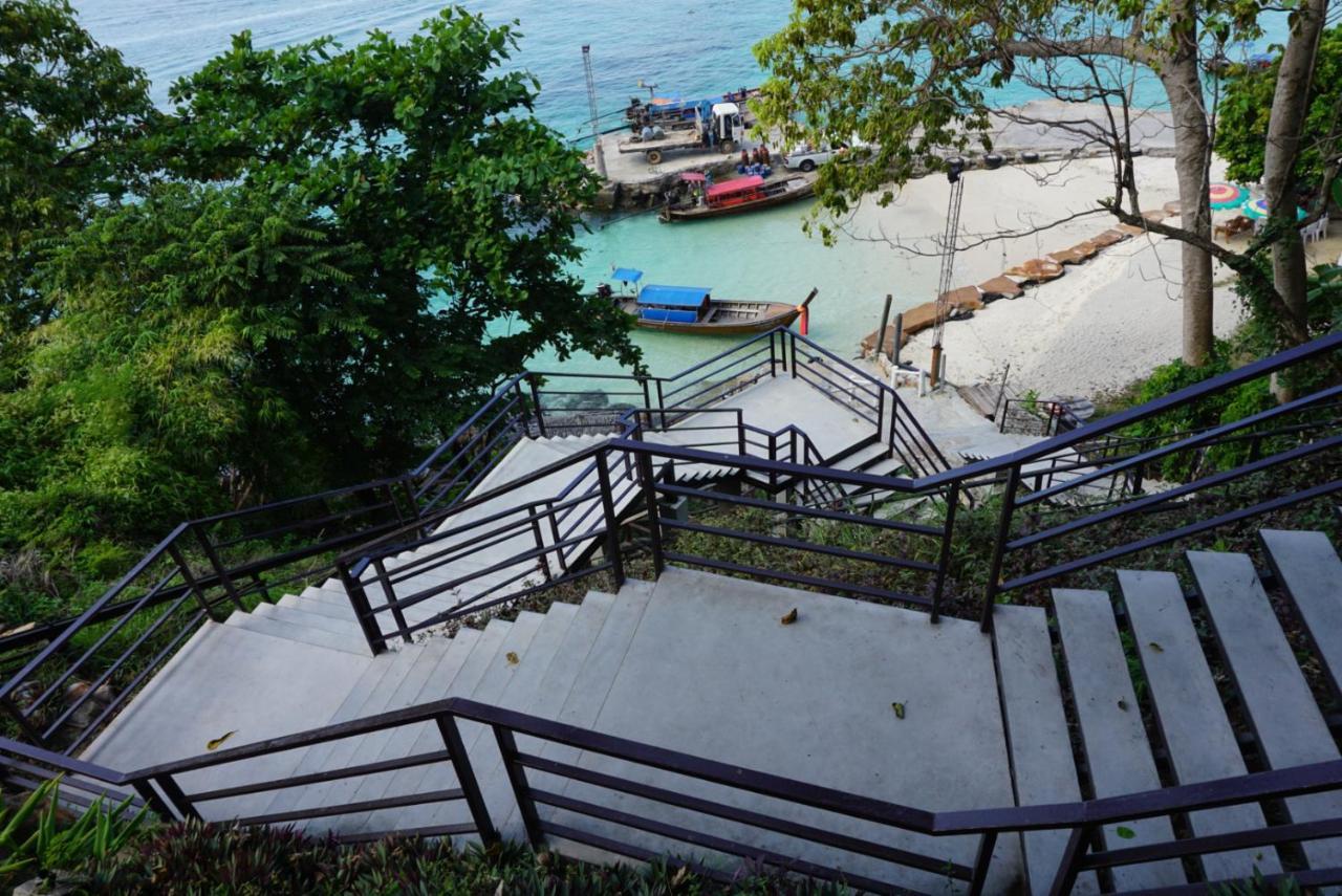 Deluxe Double Room with Balcony and Sea View