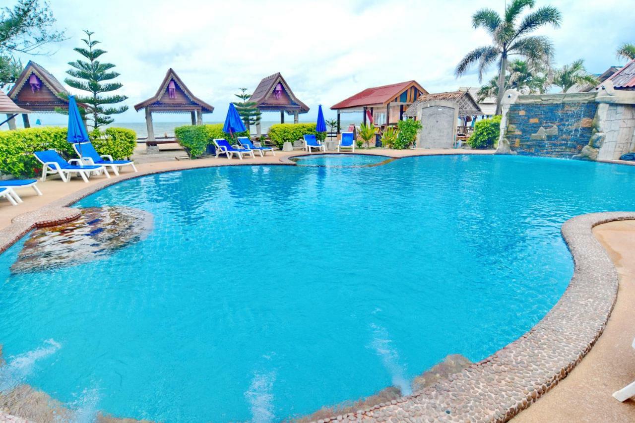 Junior Suite with Pool View,854746877:JPEG