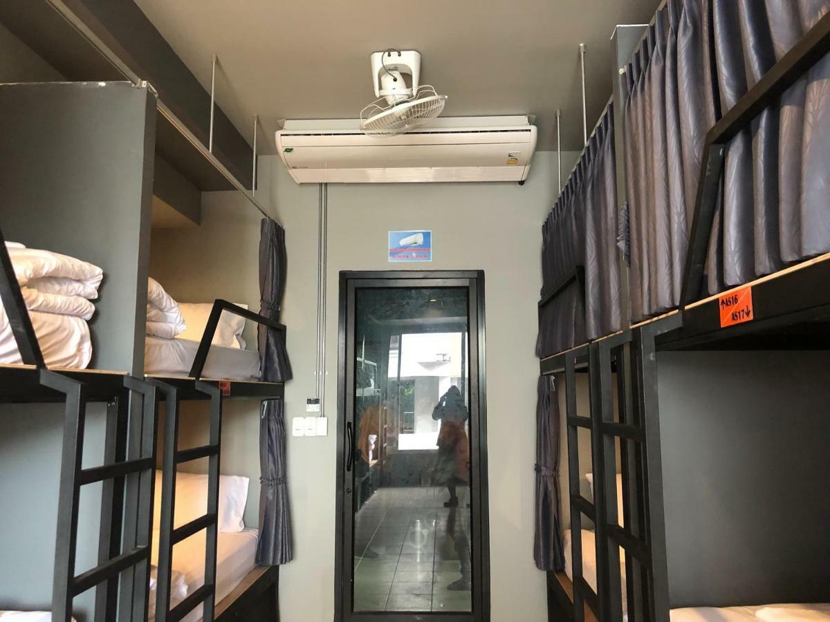 Cama en 1 habitación compartida con 12 camas solo para caballeros