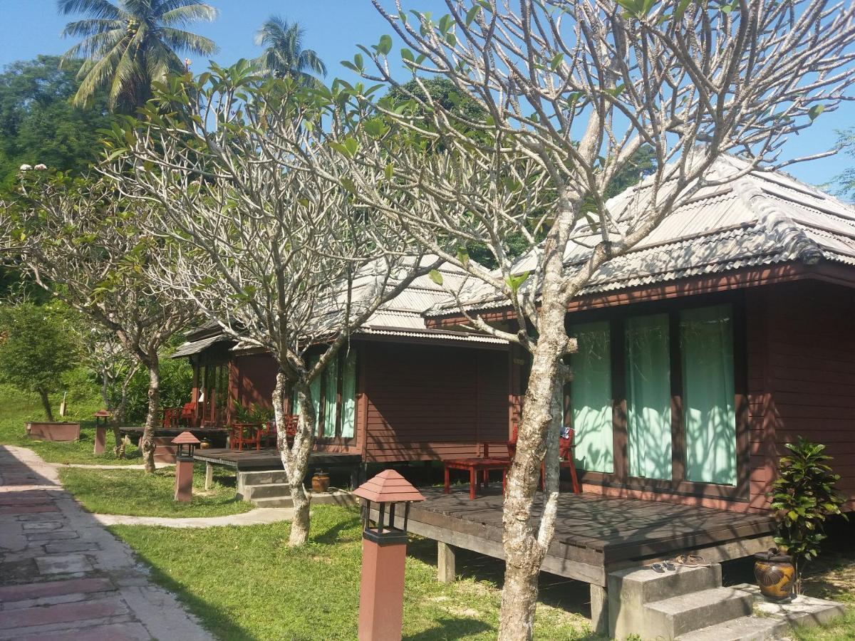 Bungalow Garden View