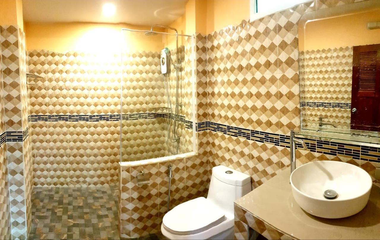 Triple Bungalow,945754126:JPEG