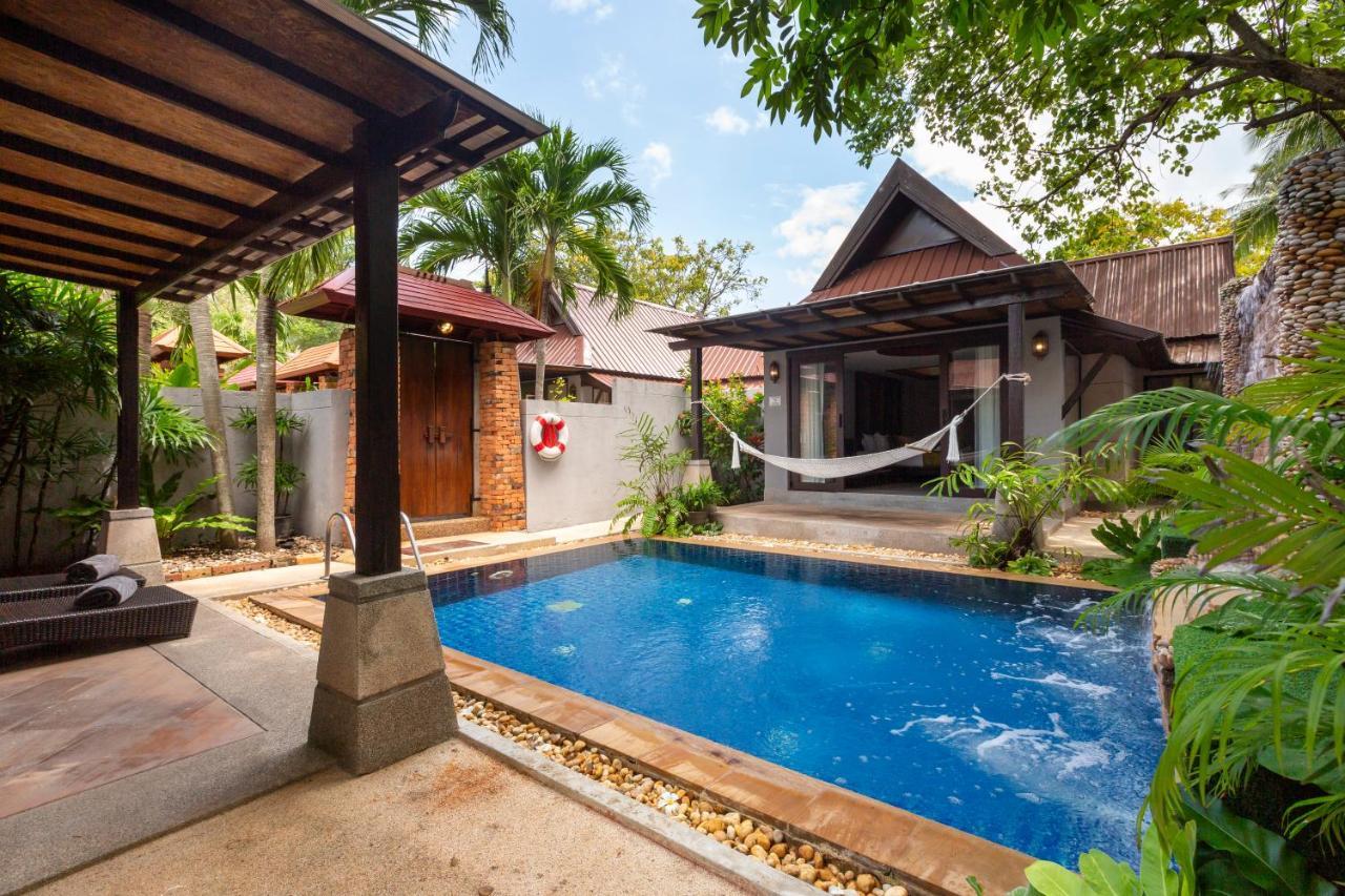Vila de 2 Quartos com Piscina