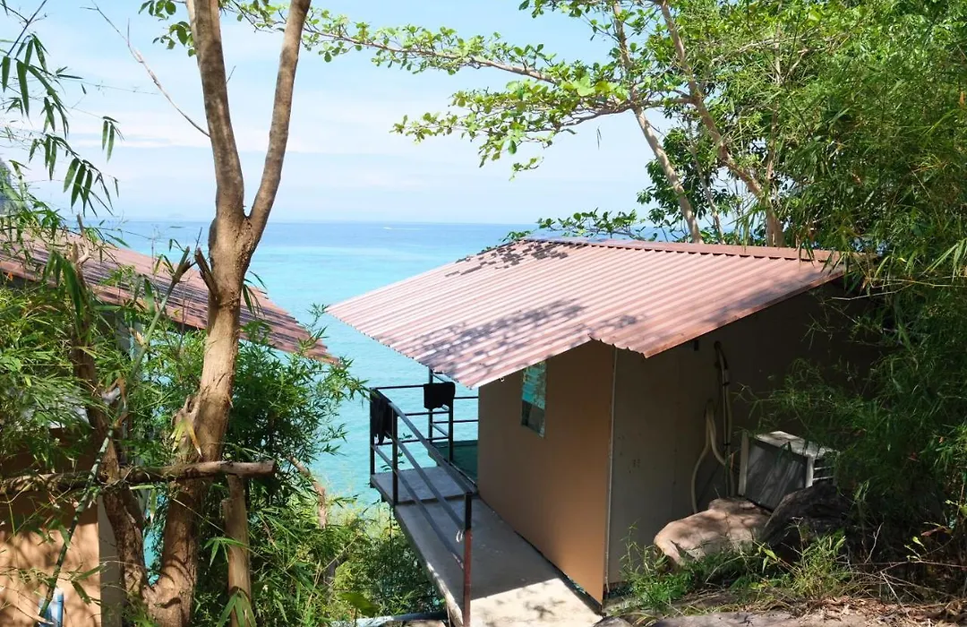 Phi Phi Seaside Bungalow-1