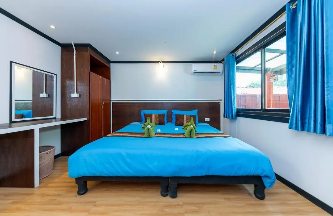 Phi Phi Long Beach Bungalow-1