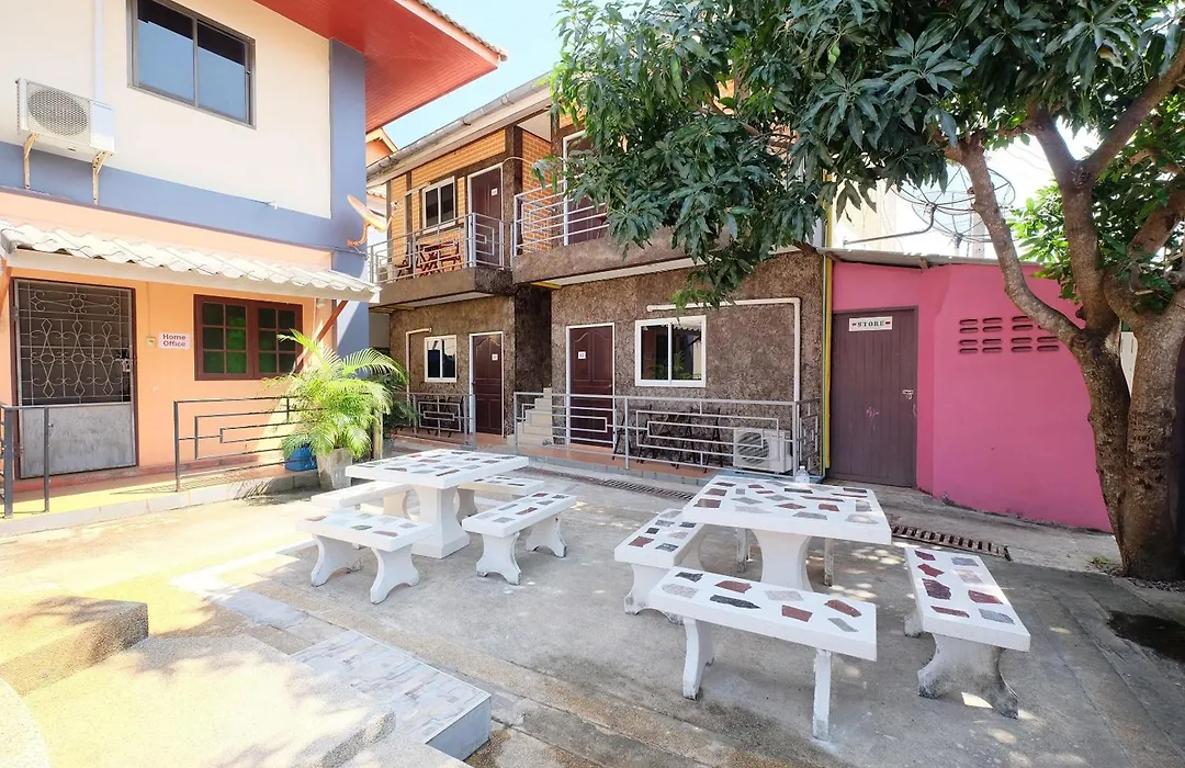 Oyo 609 Lanta Dream House Apartment-1