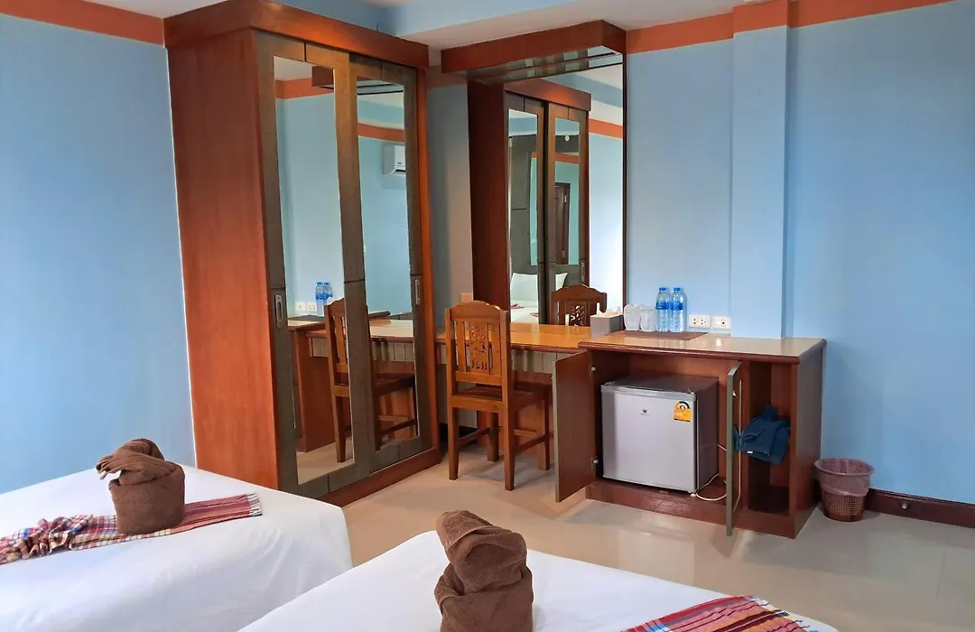 Baan Thara Guesthouse-1
