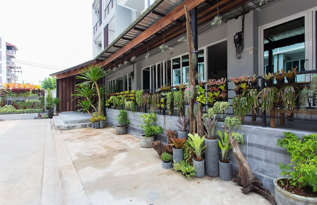 Krabi Inn & Omm-1