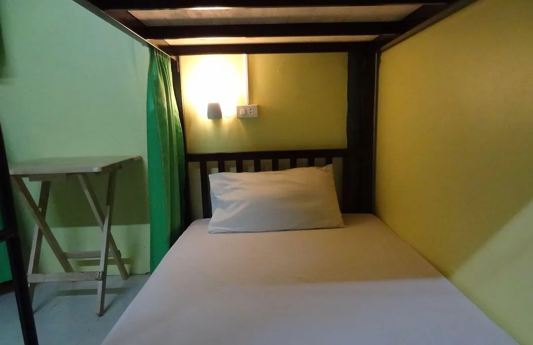 Hugs Guesthouse-1