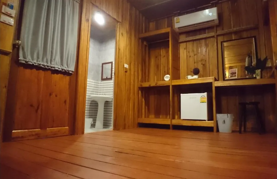 Lanta Para Hut-1