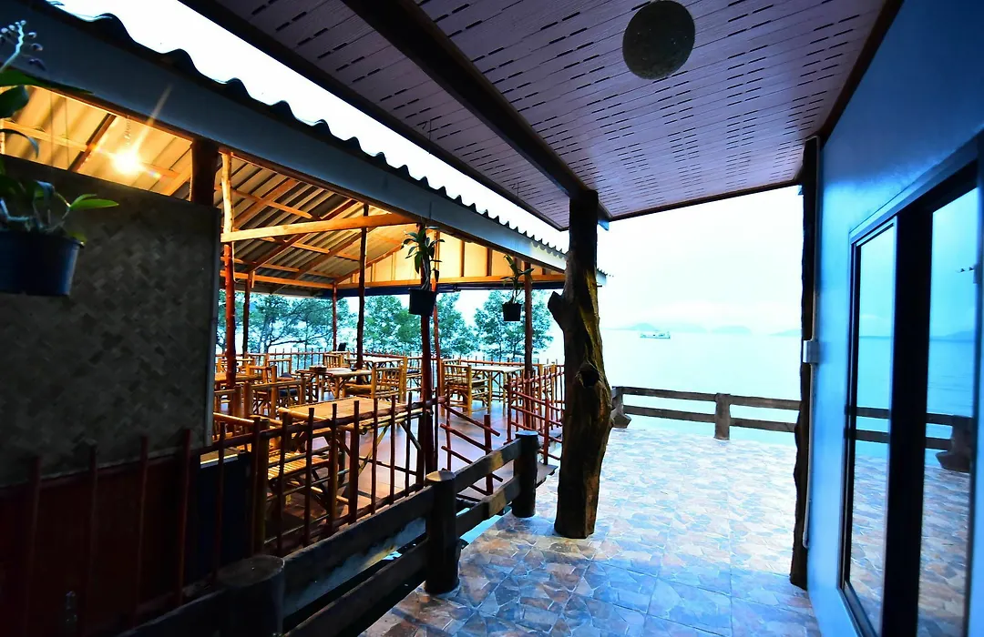 Chomlay Room & Restaurant-1