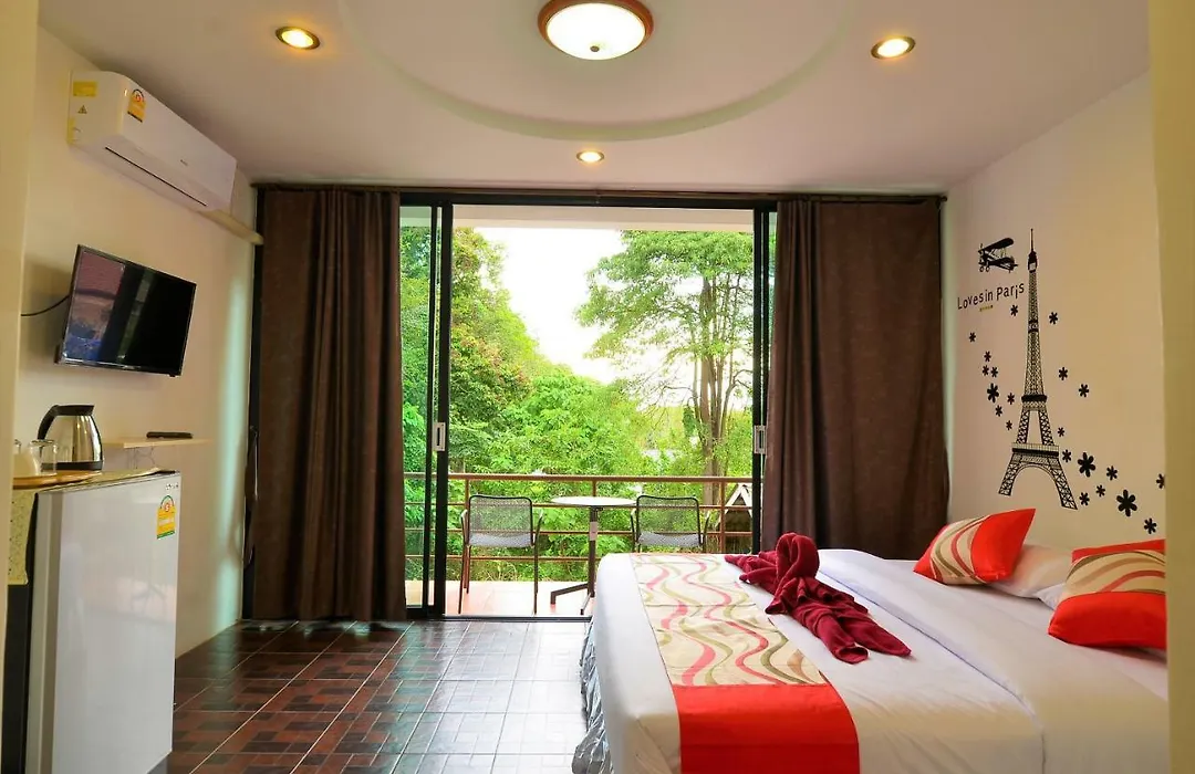 Lanta Friendly House-1