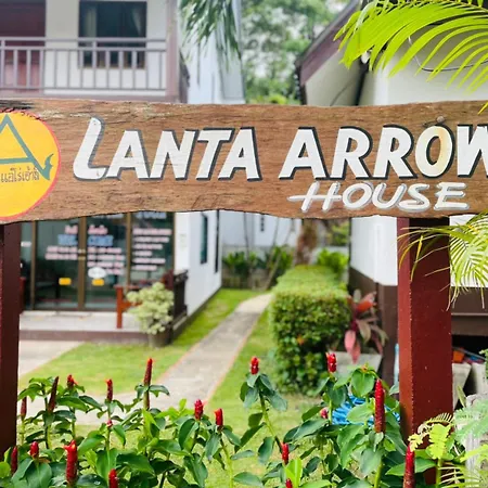 Lanta Arrow House-2