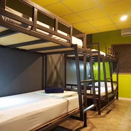 B&B House & Hostel-2
