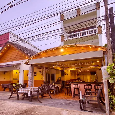 Hugs Guesthouse-3
