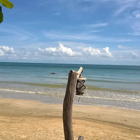 Bonhomie Beach Cottages-3