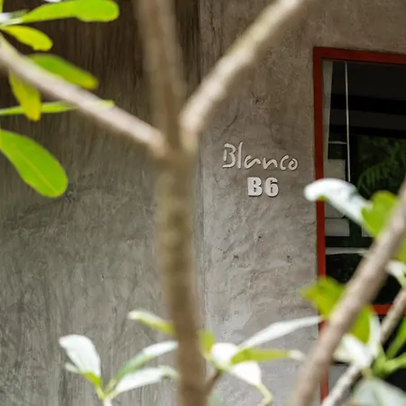 Blanco Hostel Lanta 18 To 35-3