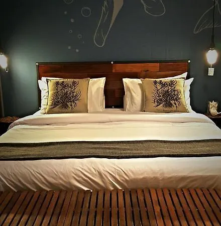 Guestroom 401-2