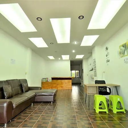 Lanta Friendly House-2