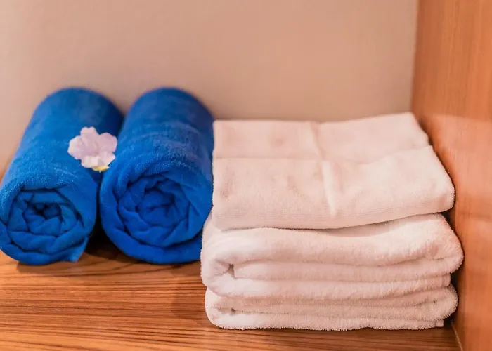 Phi Phi Don hotels near Wang Long Bay