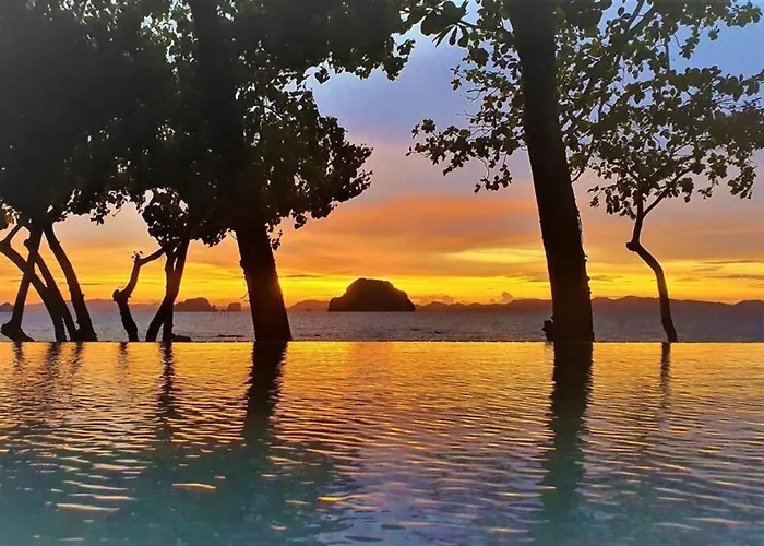 Amantara Villa, Private Beachfront 4 Bedrooms Villa Krabi town