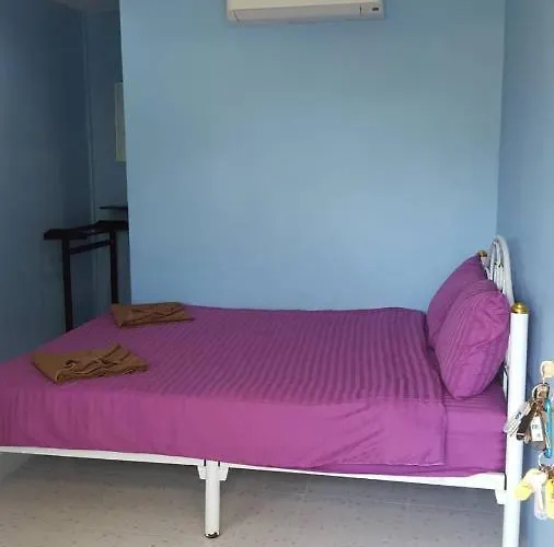 Apache Top Hill Albergue Islas Phi Phi admite animales