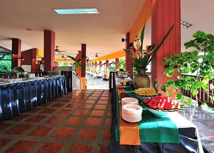 Koh Ngai Cliff Beach Resort