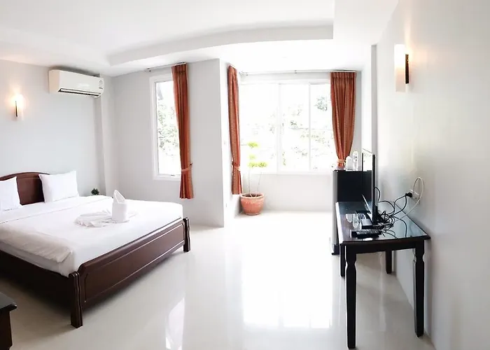 J.Holiday Inn Krabi town