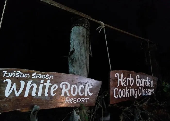 Huisdiervriedelijke Euro Lanta White Rock Resort Ko Lanta